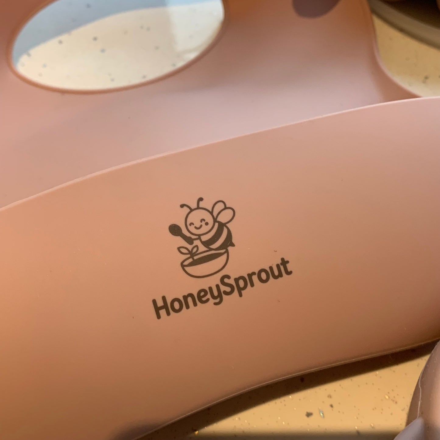 SILICONE FEEDING SET-🤍 Our silicone feeding set is soft, durable and easy to clean — designed to make early mealtimes simpler for parents and babies alike.
