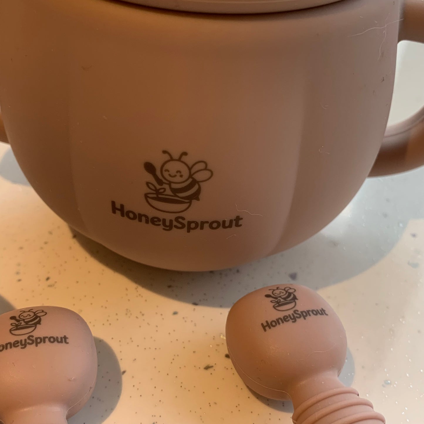 SILICONE FEEDING SET-🤍 Our silicone feeding set is soft, durable and easy to clean — designed to make early mealtimes simpler for parents and babies alike.