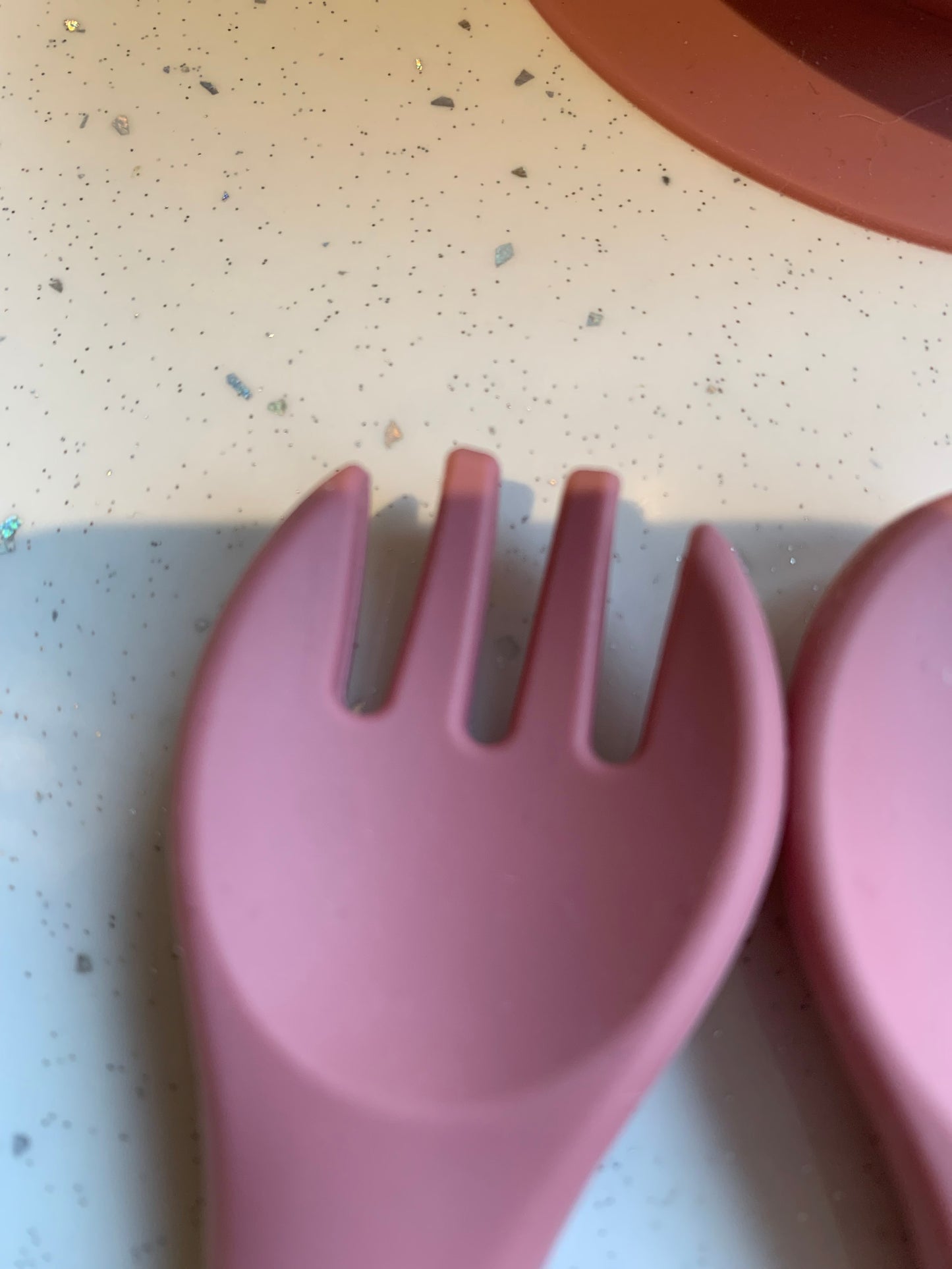🌿 BAMBOO FEEDING SET — 

Our bamboo feeding set is designed to support your baby’s weaning journey, combining natural materials with thoughtful design for everyday mealtimes.